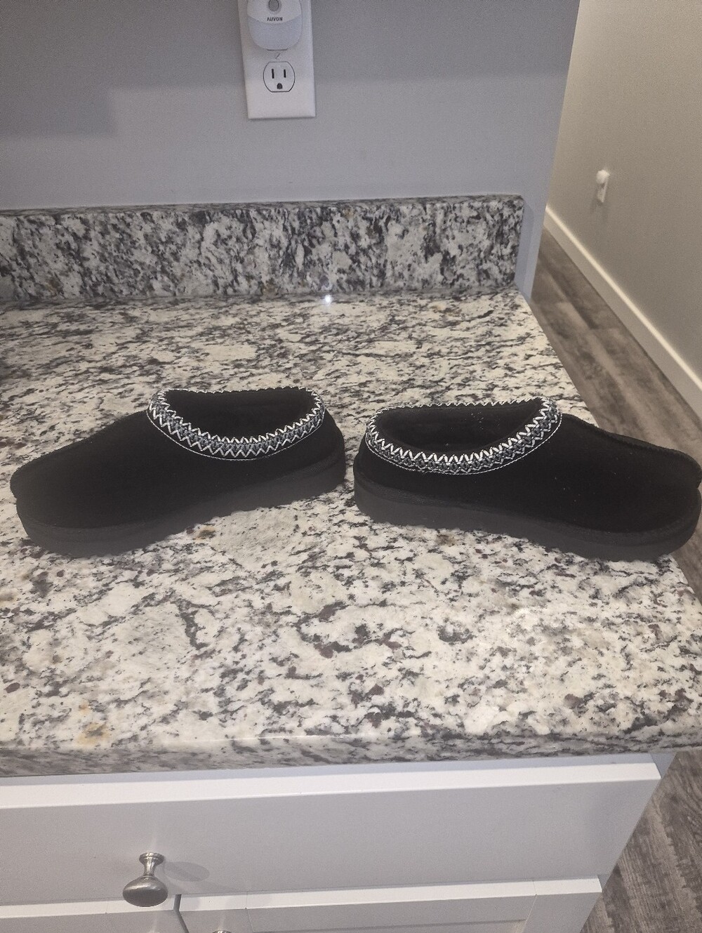 Womens UGG Black Slip-On Cozy Mule Slippers with Contrast Stitching - Picture 10 of 10